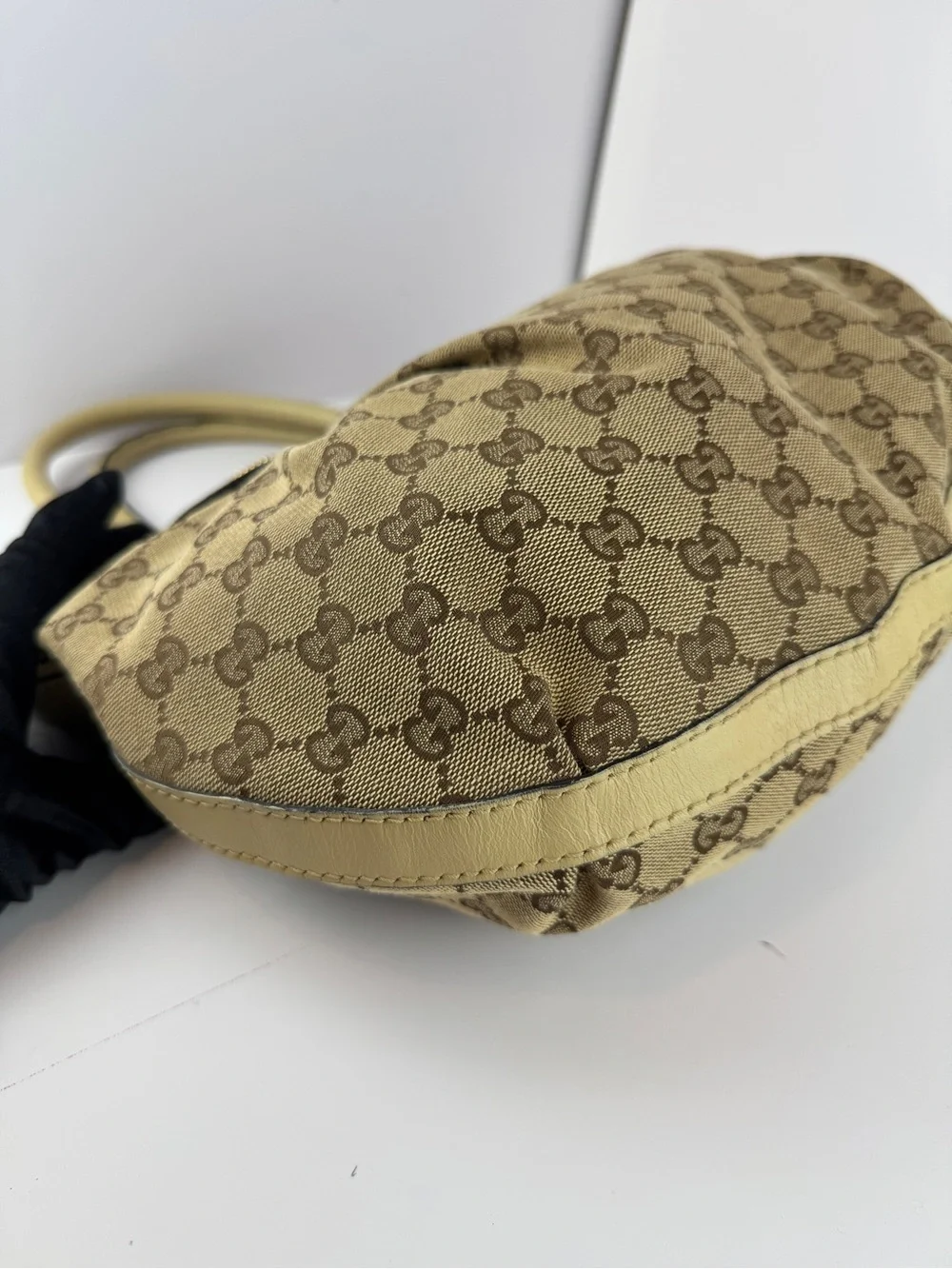 Gucci Beige GG Canvas Shoulder Bag with Leather Trim - Picture 11 of 16